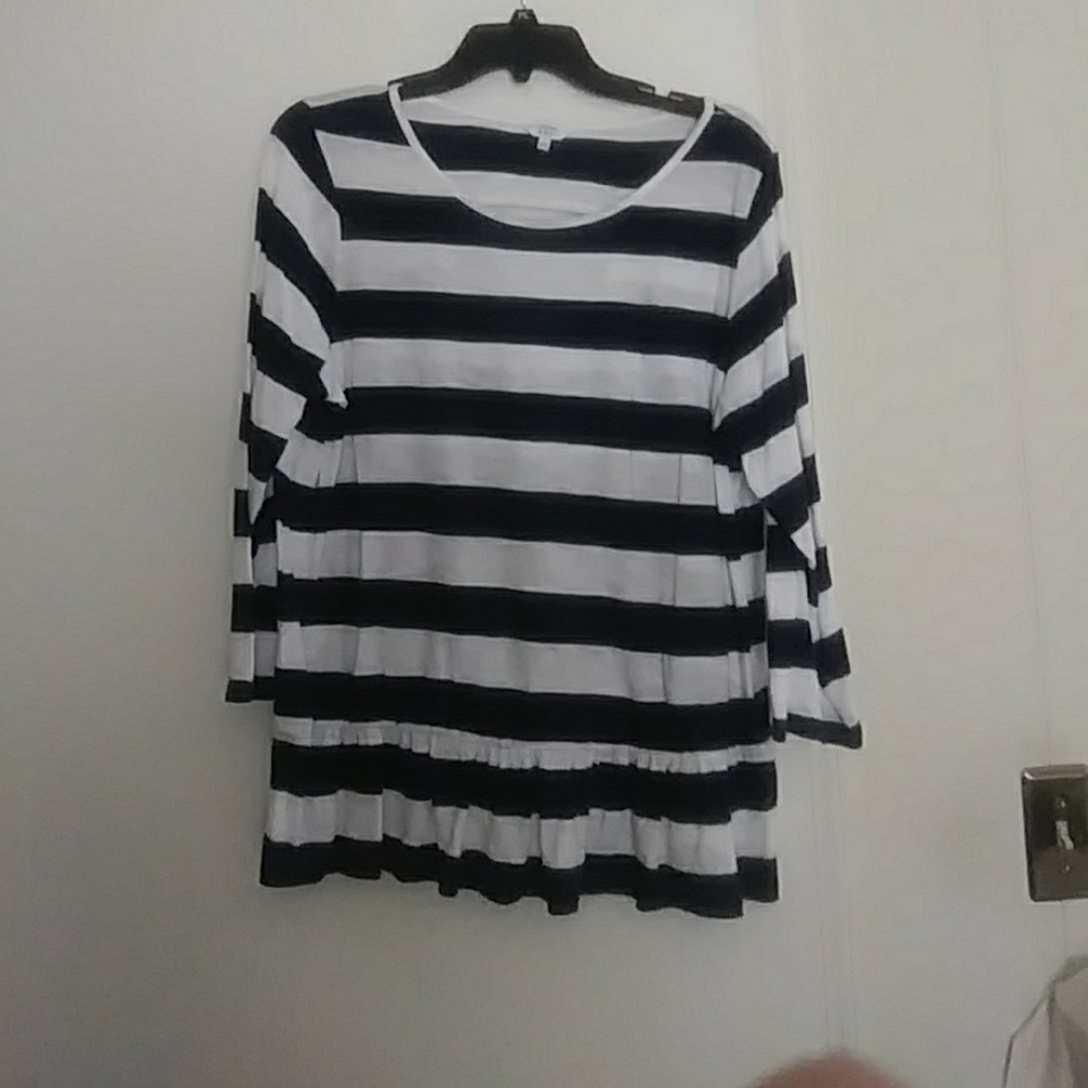 Top by Crown & Ivy